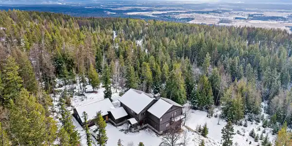 2911 Snowghost Drive