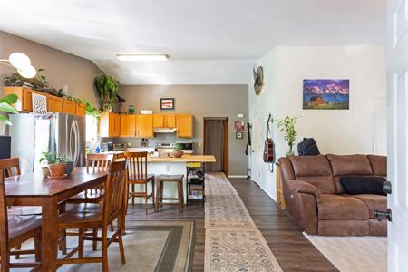 1325 S 1st Street W