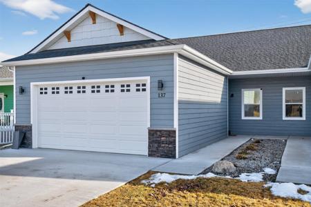 137 Looking Glass Avenue