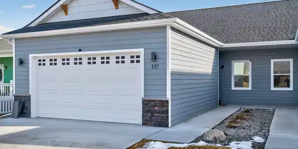 137 Looking Glass Avenue