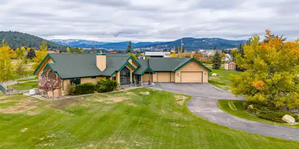 1381 Creekside Court