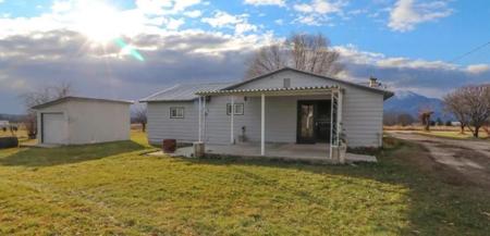 825 Ridge Road