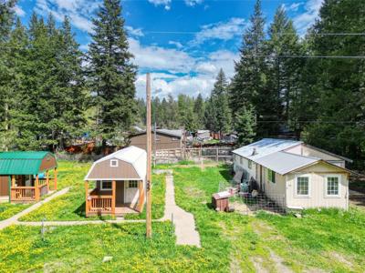 549, 551, 553, 555 Canyon Road