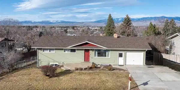 2324 Southhills Drive