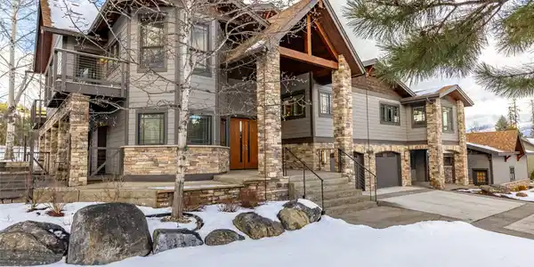307 & 309 Fairway Drive