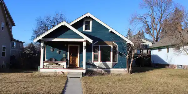 216 E Kent Avenue