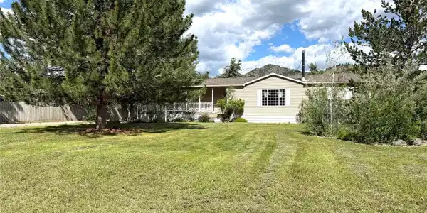 29 River Drive