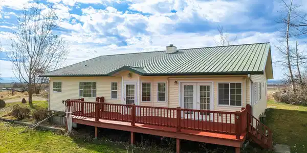 45003 Foothills Drive