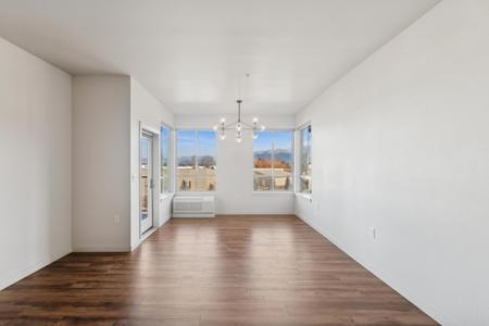 100 Woodlands Way