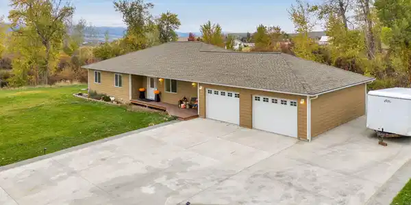 534 Creek Hollow Way