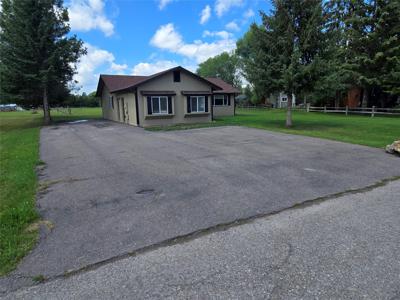 692 Shadow Lane