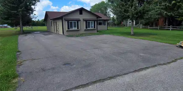 692 Shadow Lane
