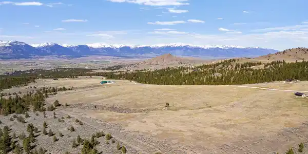 Tract 271 Sapphire Ranch Trail