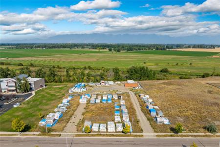 135 School House Loop