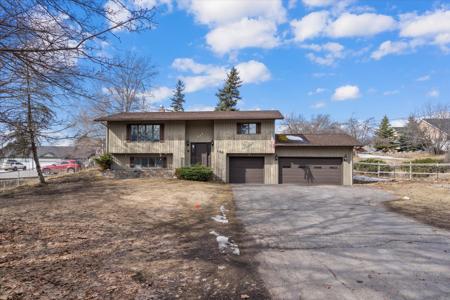 148 Lake Hills Court
