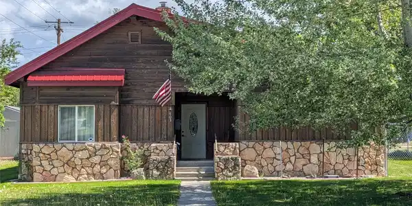 403 Dakota Avenue