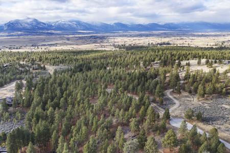 764 Lord Byron Trail