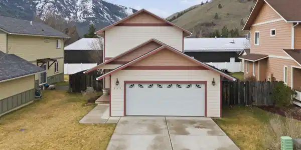 863 Cheyenne Lane