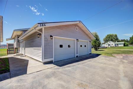 586 Willow Glen Drive