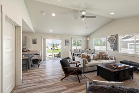 995 N Camas Lane