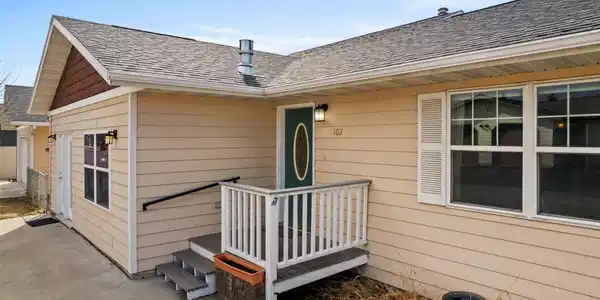 102 Centennial Lane