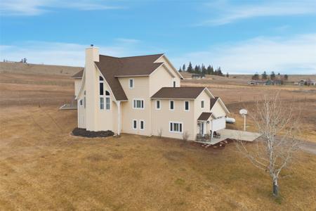 596 Ravenwood Drive