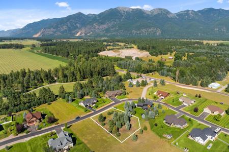 322 Spruce Meadows Loop