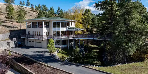 1115 Saddle Drive