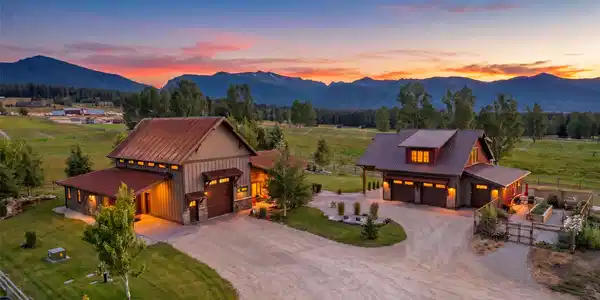 1447 Crowfoot Lane