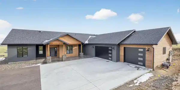 14 Spring Ridge Drive