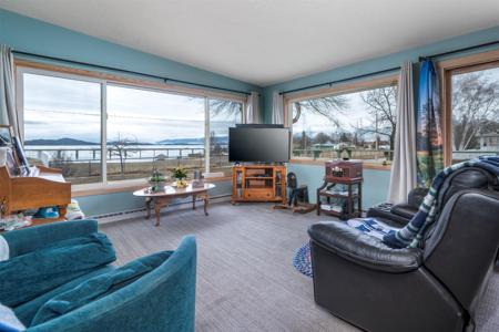 303 5th Avenue W