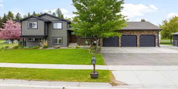 4884 Lower Miller Creek Road