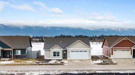 769 Foxglove Drive