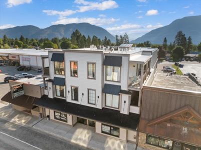 519 Nucleus Avenue