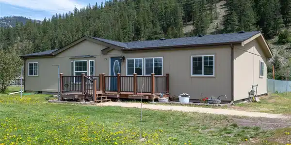 20540 Hwy 10 E