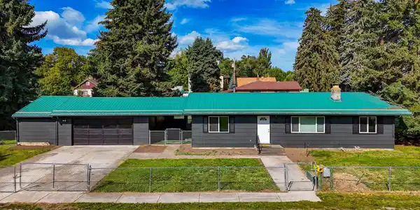 607 4th Avenue SW