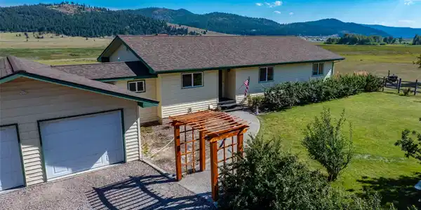 192 Gray Lane