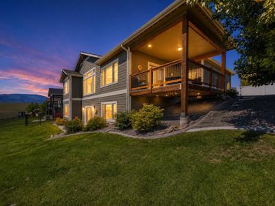 7152 Avery Lane