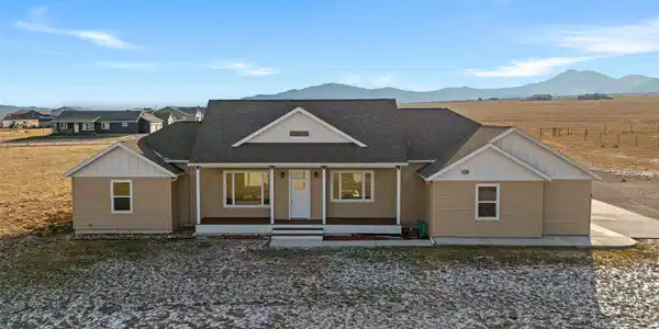 73 Springville Lane