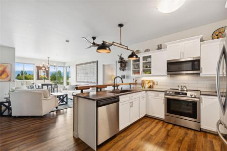 100 Woodlands Way