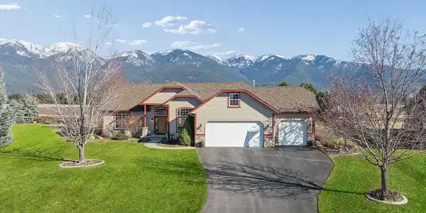 71 White Swan Court