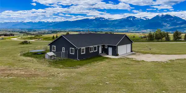 838 Diamond Ridge Loop