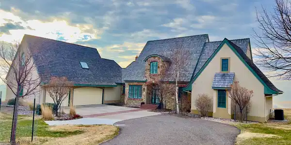52 Spring Tree Road