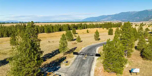 303 Paradise Loop
