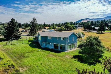 3155 & 3255 Meadowwood Lane