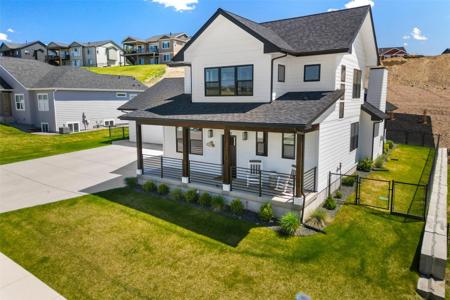 7038 Max Drive