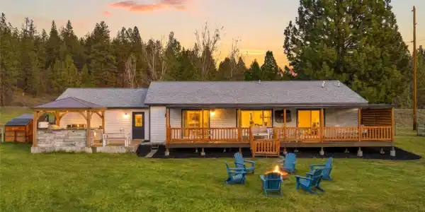 160 Log Cabin Lane