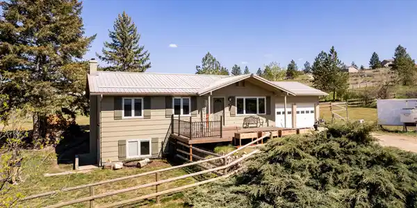 445 Sapphire Lane