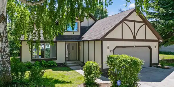 128 River View Drive