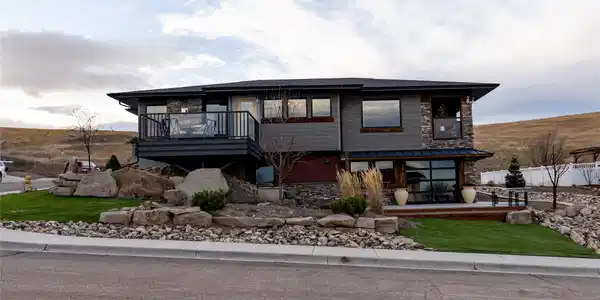 3404 Kingwood Drive